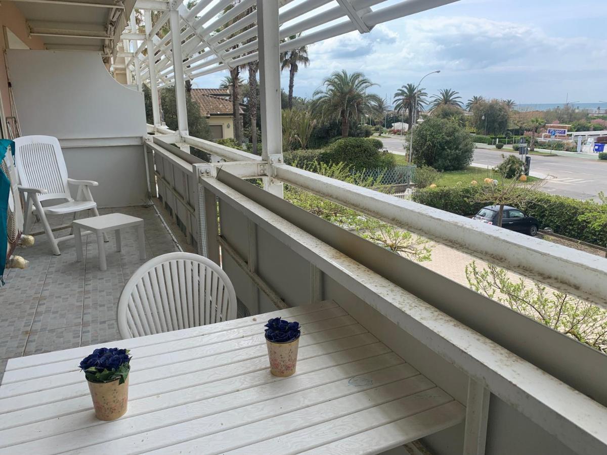 Casa Sul Mare- House On The Sea- Versilia Marina di Pietrasanta Exterior photo